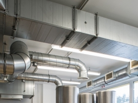 Hệ thống thông gió hút khói cần tuân thủ tiêu chuẩn kỹ thuật nào?